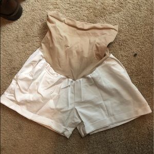 A pea in the pod maternity shorts EUC
